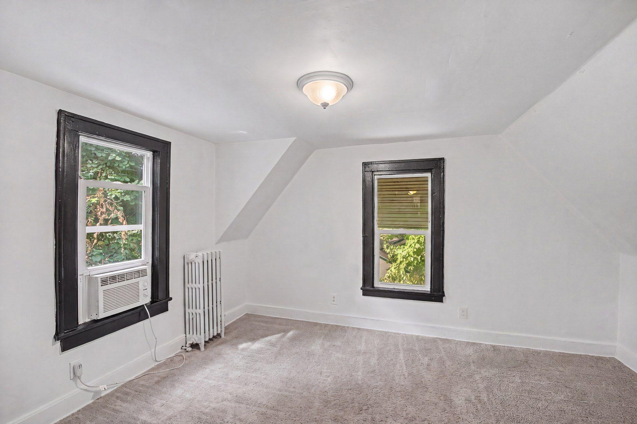26-web-or-mls-2611_North_Girard_Avenue_25_edited.jpg
