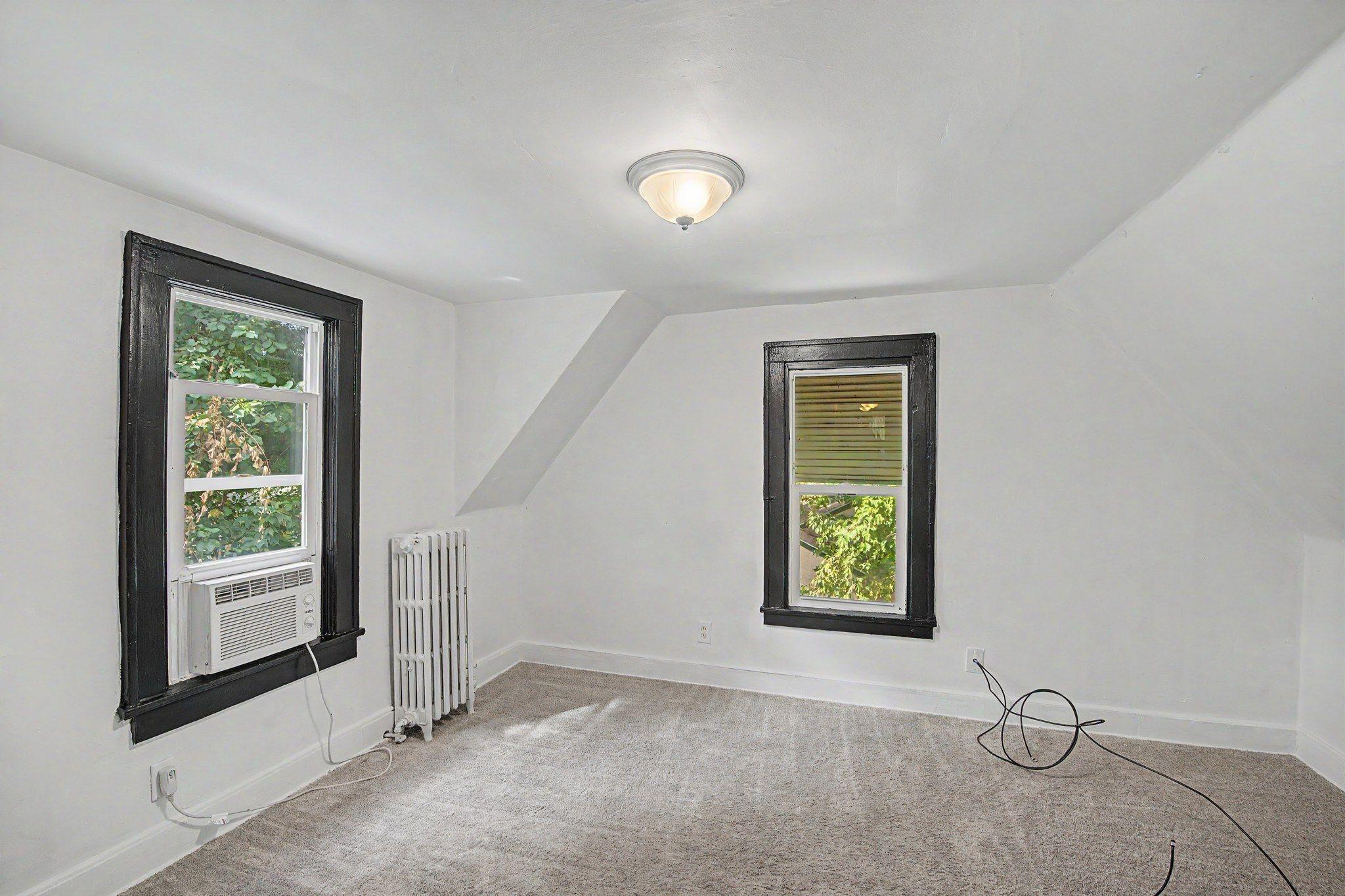 27-web-or-mls-2611_North_Girard_Avenue_25_mls.jpg