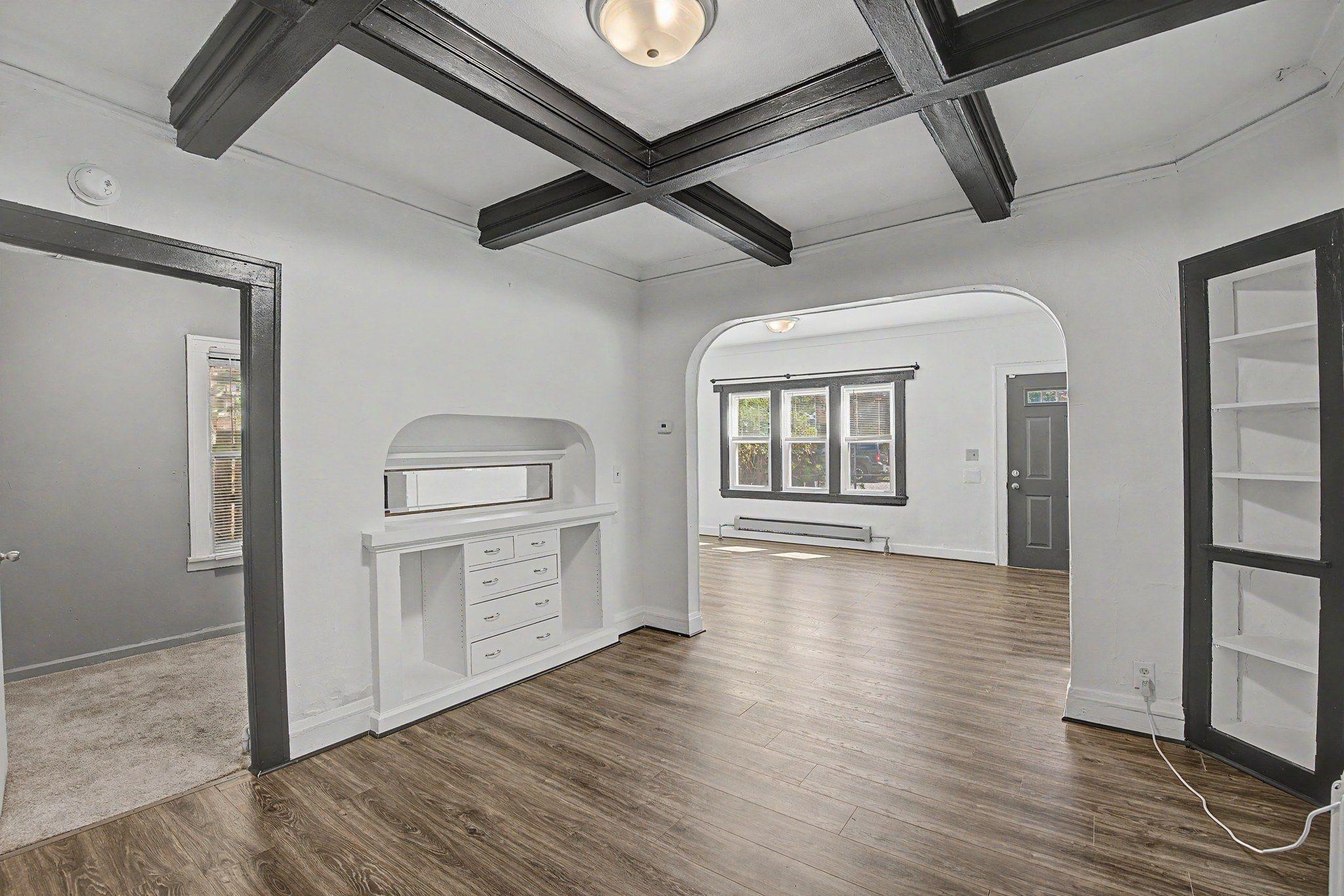 11-web-or-mls-2611_North_Girard_Avenue_11_mls.jpg