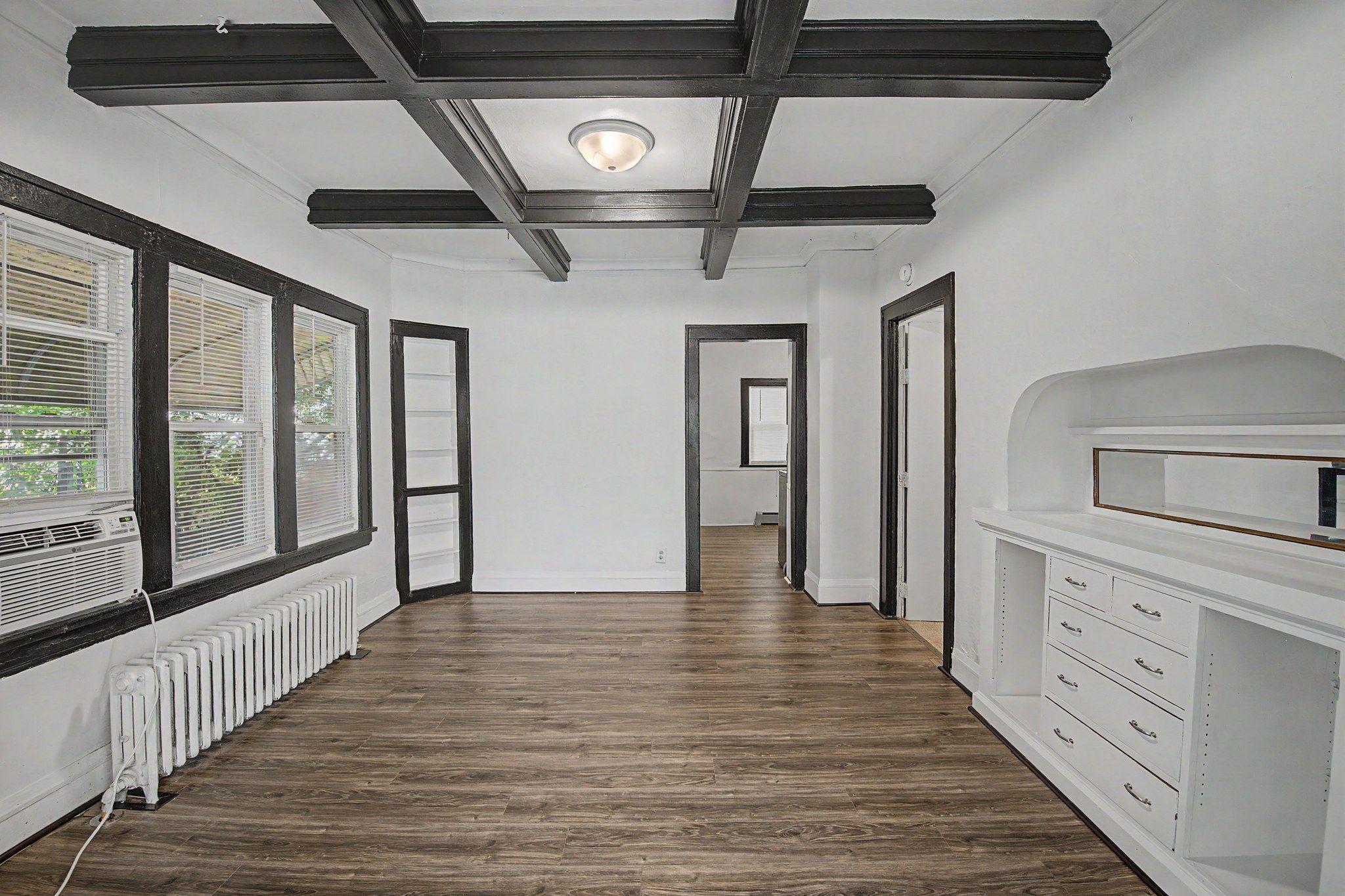 10-web-or-mls-2611_North_Girard_Avenue_10_mls.jpg
