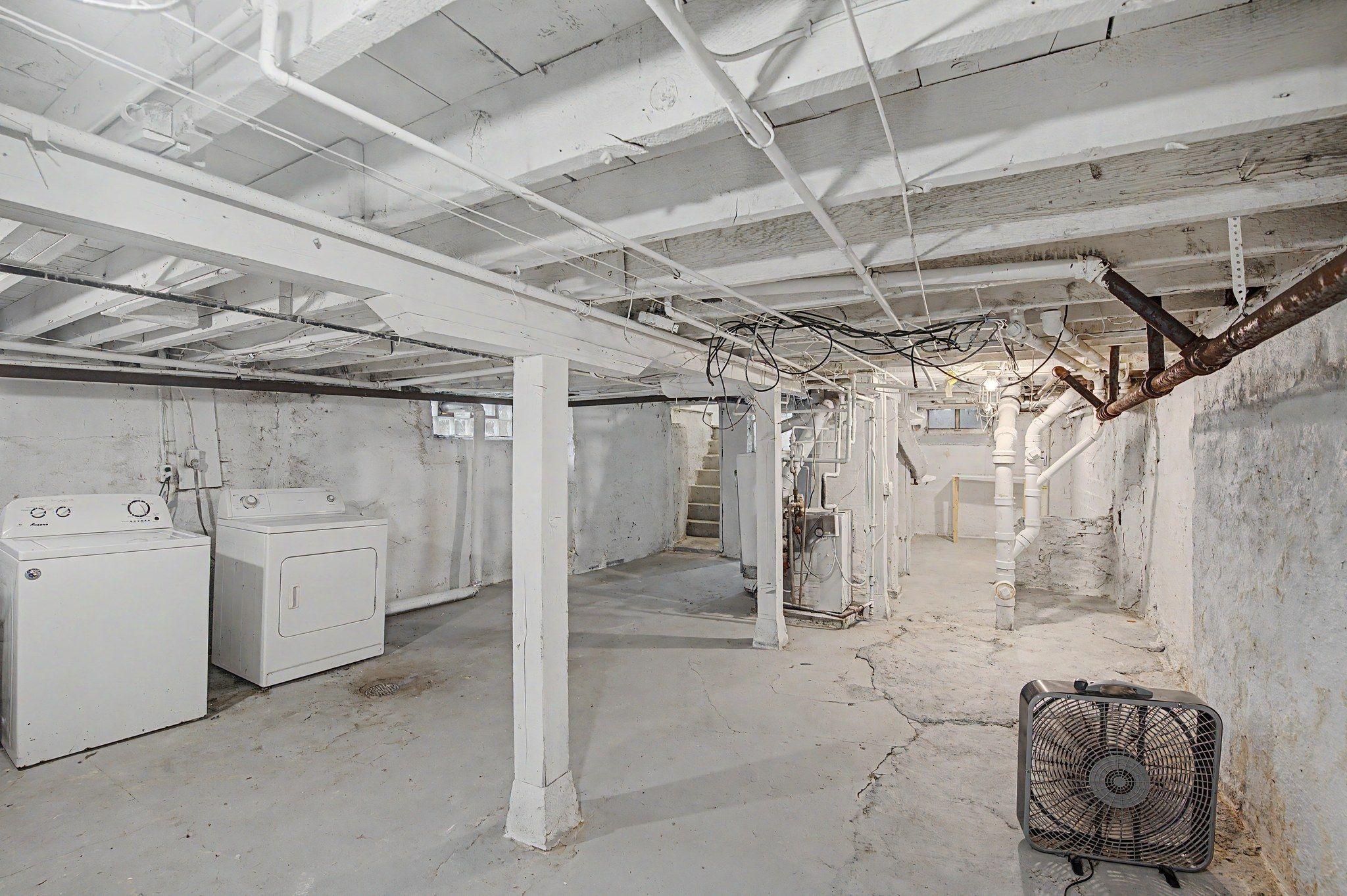 22-web-or-mls-2611_North_Girard_Avenue_21_mls.jpg