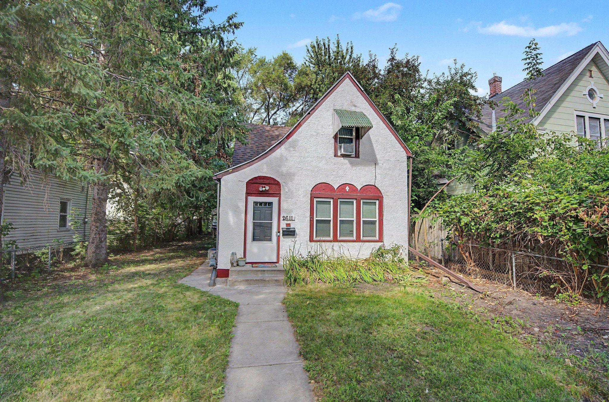 2-web-or-mls-2611_North_Girard_Avenue_02_mls.jpg