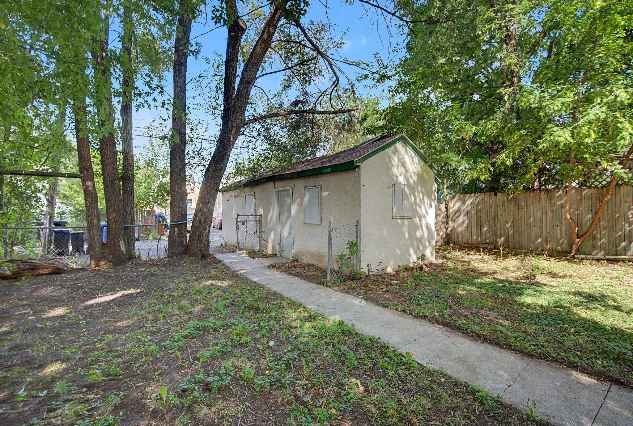4-web-or-mls-2611_North_Girard_Avenue_04_mls.jpg