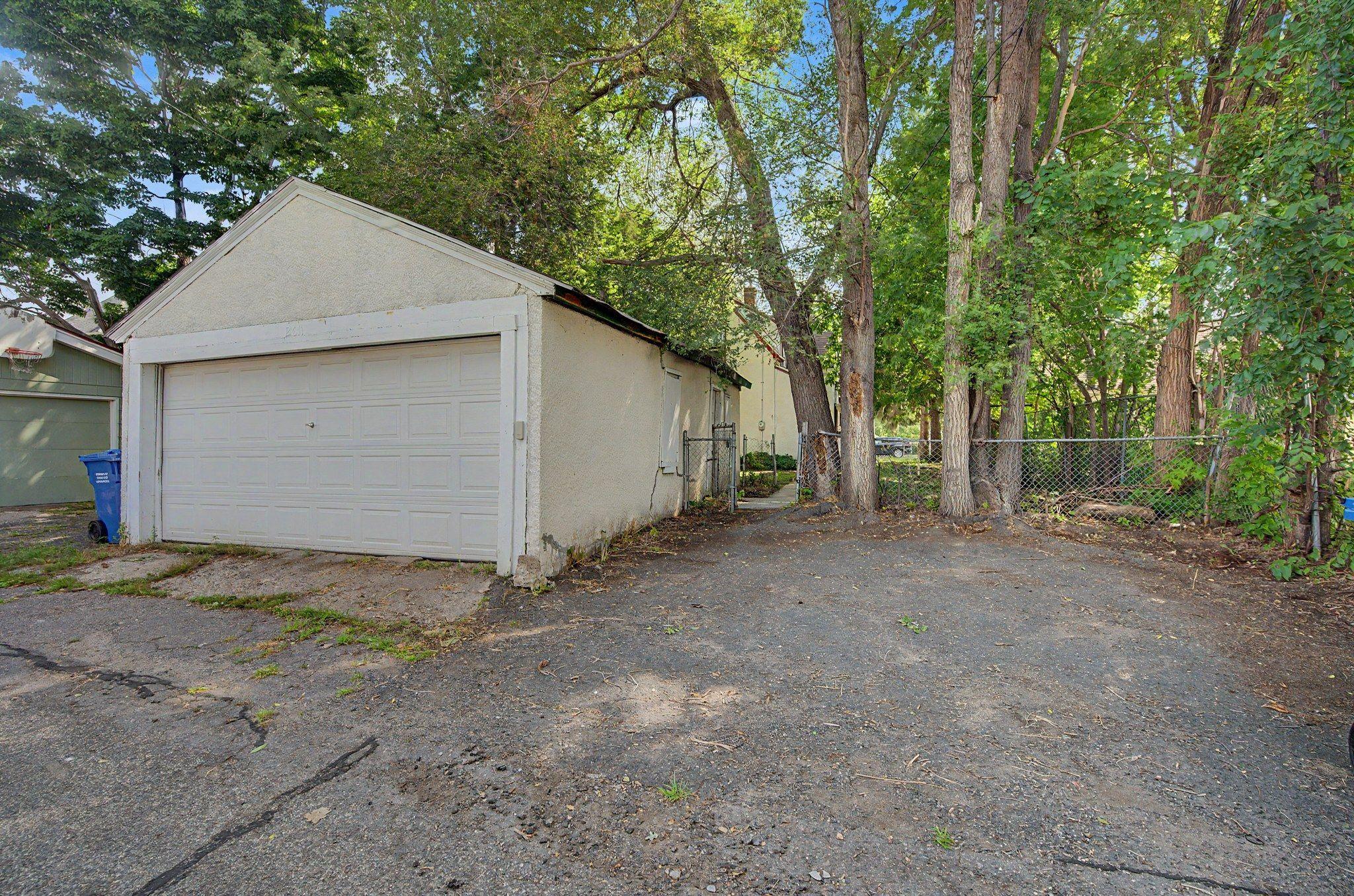 6-web-or-mls-2611_North_Girard_Avenue_06_mls.jpg