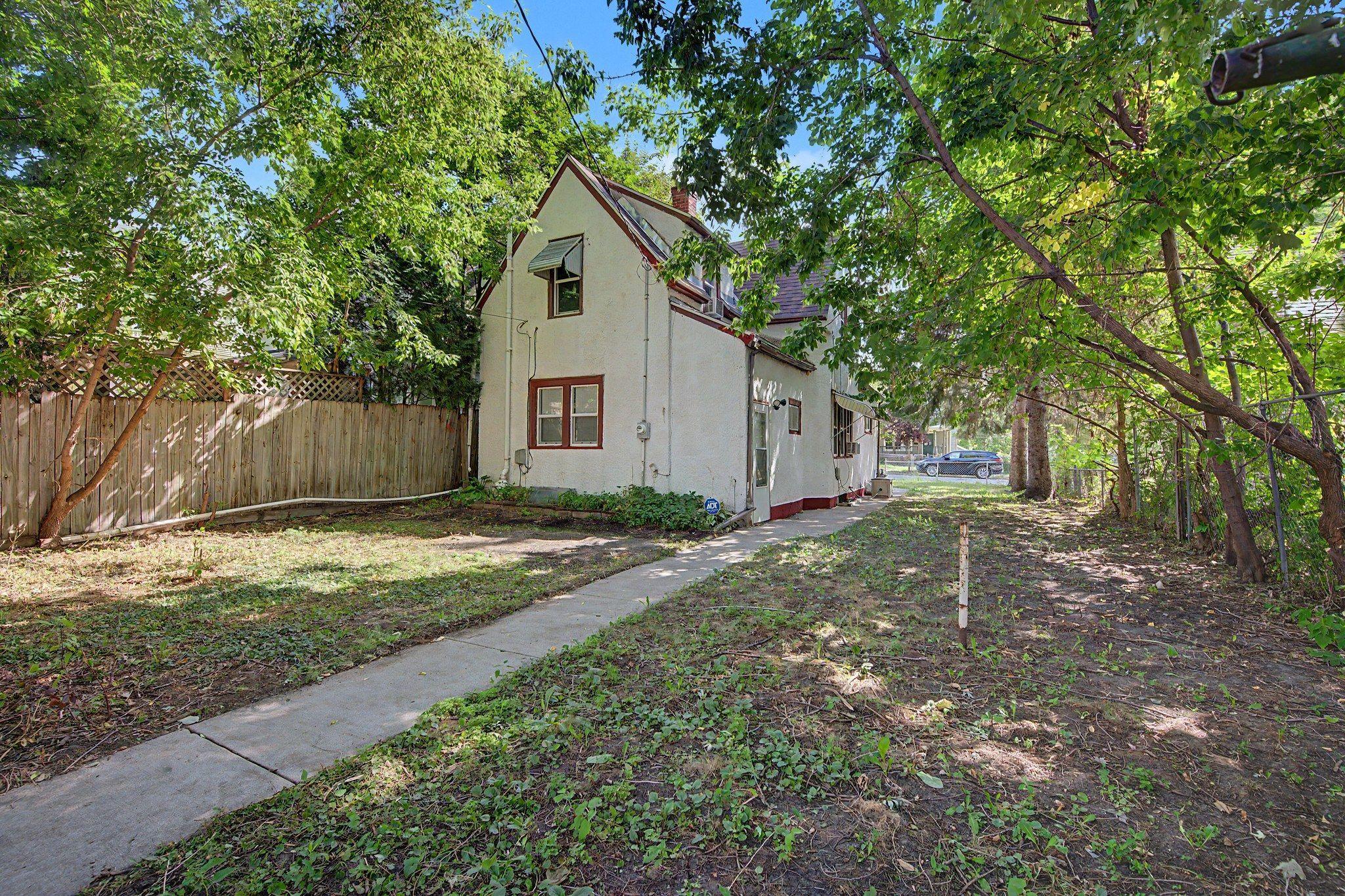5-web-or-mls-2611_North_Girard_Avenue_05_mls.jpg