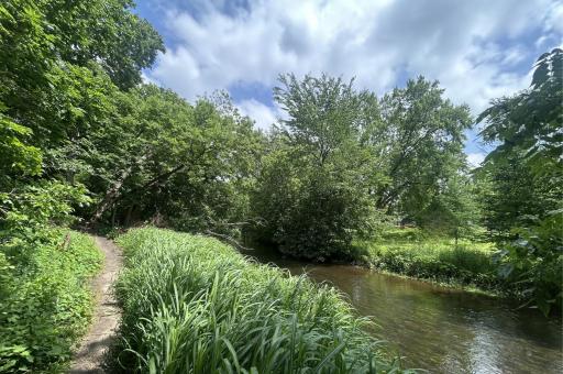 Located a 1/2 block to Minnehaha Creek.