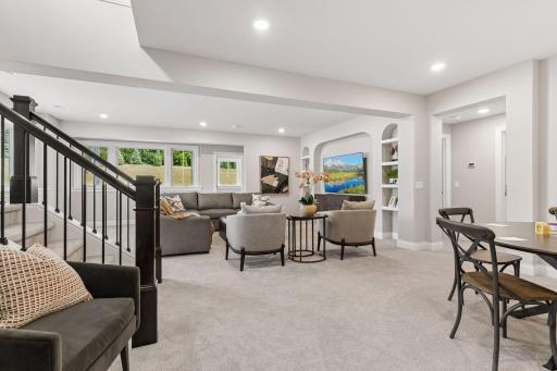 87 Spring Farm Road, North Oaks, MN 55127