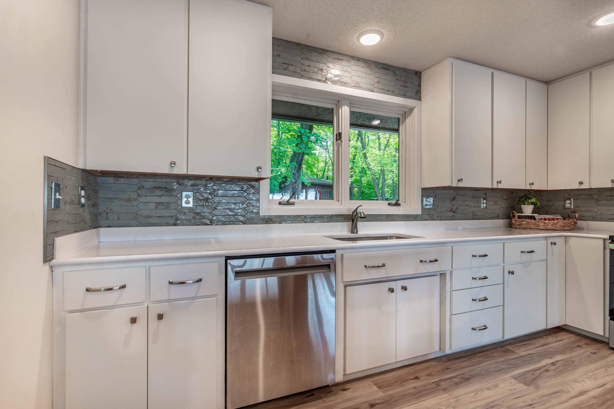 Updated blacksplash and SS appliances