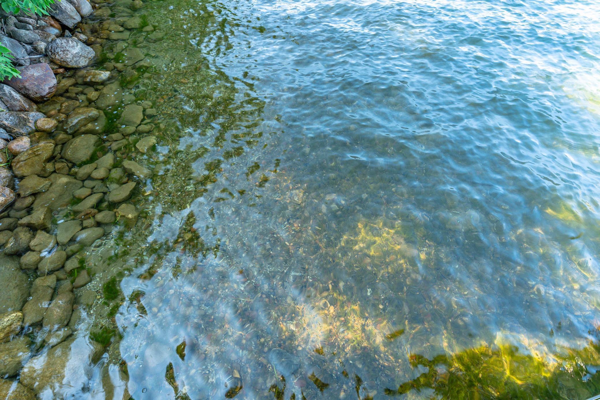 Spirit has good clarity and especially this shoreline