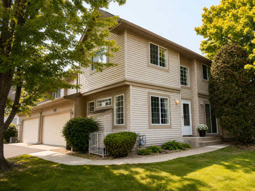 1088 Lovell Avenue W, Roseville, MN 55113