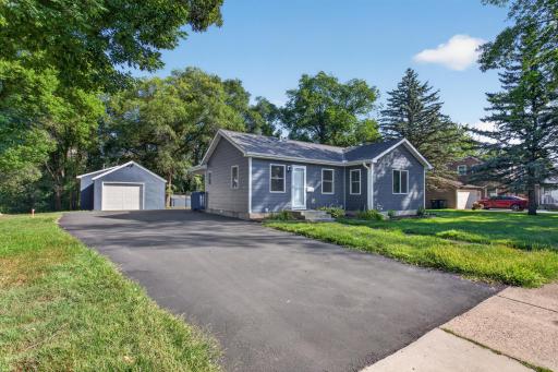 935 5th Avenue W, Shakopee, MN 55379