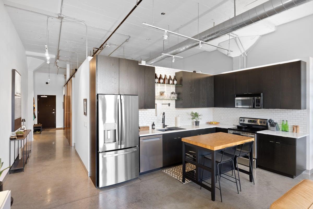 Hallway/Kitchen