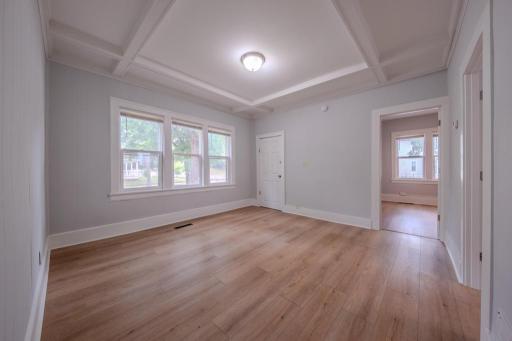 2400 Emerson Avenue N, Minneapolis, MN 55411