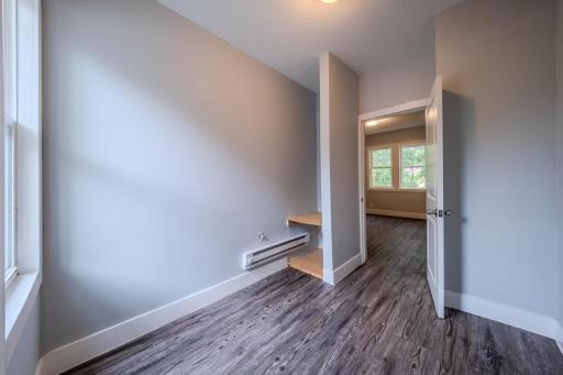2400 Emerson Avenue N, Minneapolis, MN 55411
