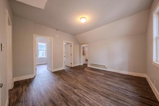 2400 Emerson Avenue N, Minneapolis, MN 55411