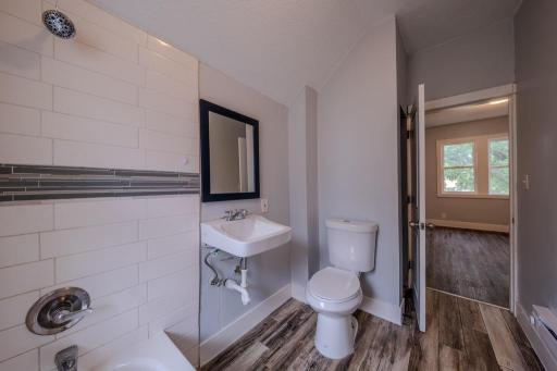 2400 Emerson Avenue N, Minneapolis, MN 55411