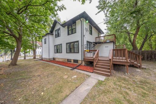 2400 Emerson Avenue N, Minneapolis, MN 55411