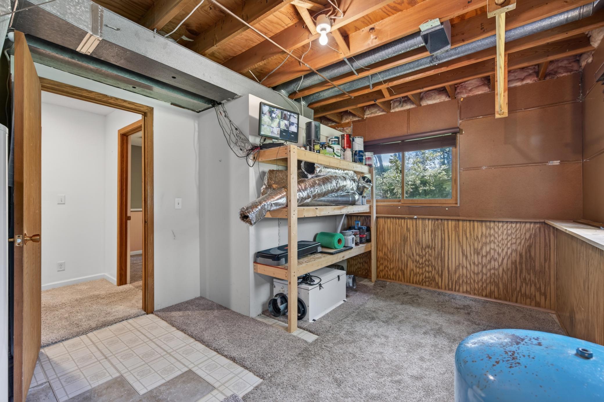 Storage space could be turned into 4th bedroom
