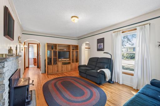 606 1st Avenue NE, Osseo, MN 55369