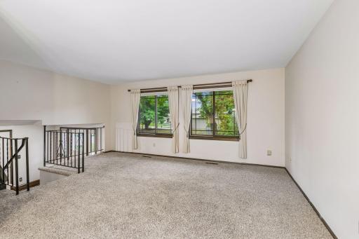 1013 Robinhood Place, Shoreview, MN 55126