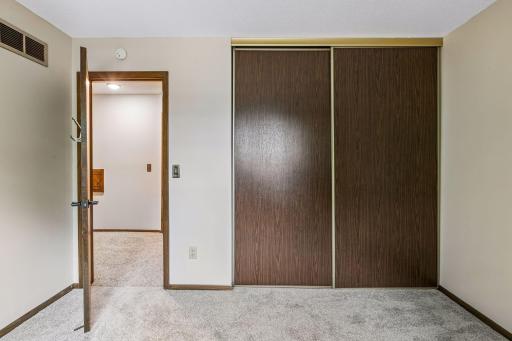 1013 Robinhood Place, Shoreview, MN 55126