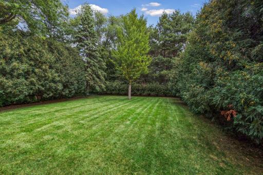 1013 Robinhood Place, Shoreview, MN 55126