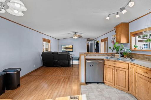 37-web-or-mls-12325 Johnson Memorial Dr-90.jpg