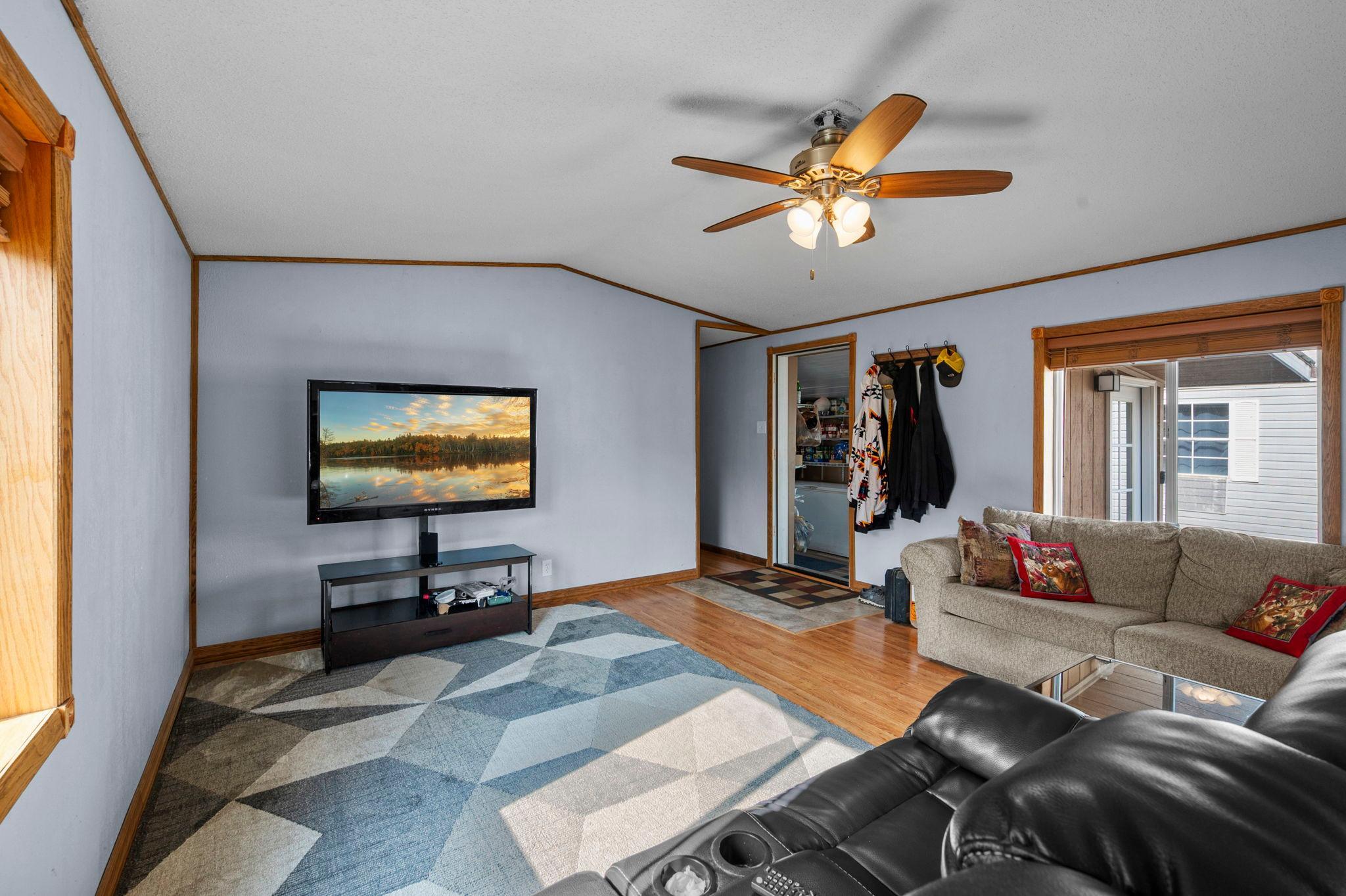 27-web-or-mls-12325 Johnson Memorial Dr-40.jpg