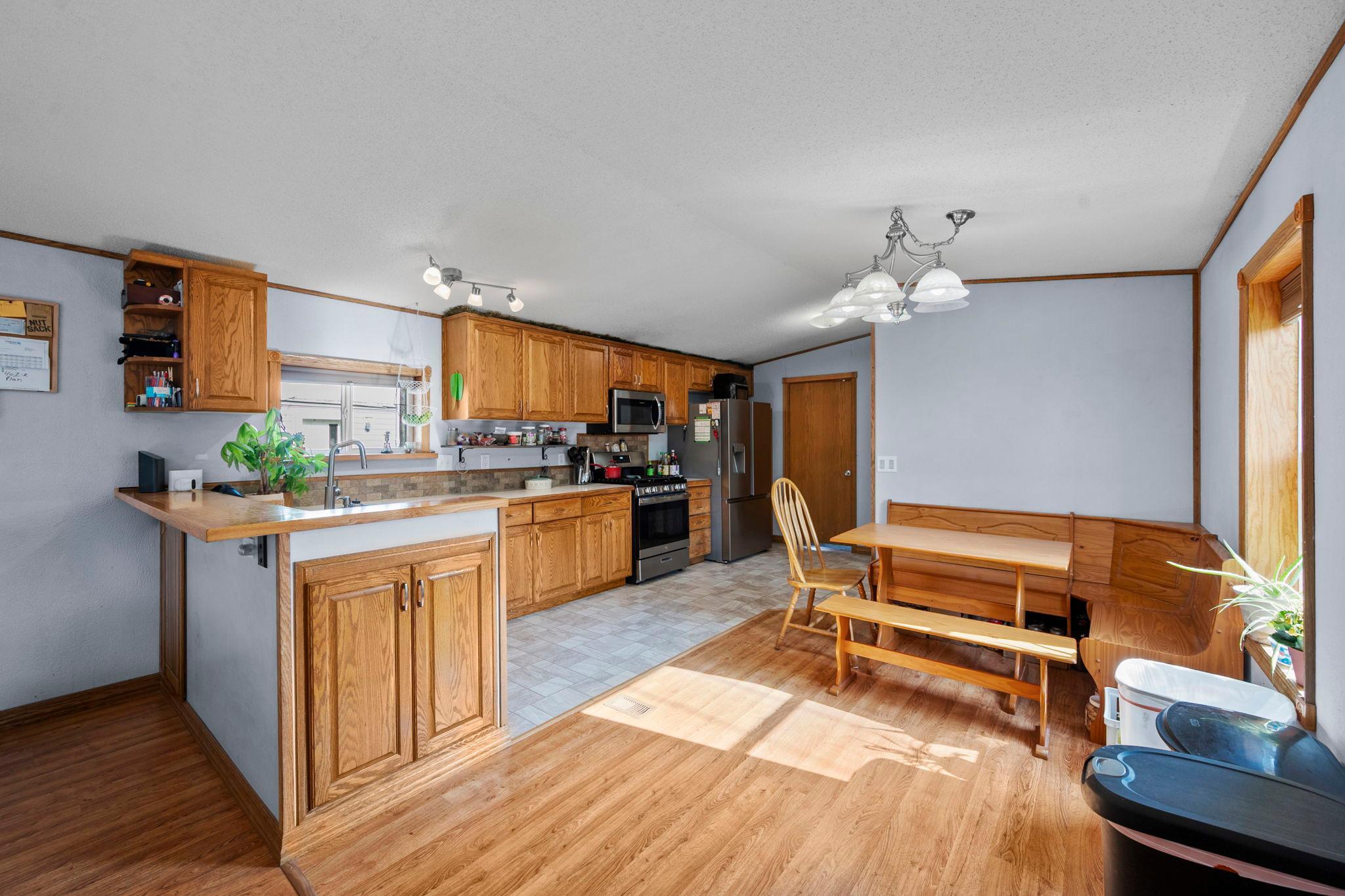 28-web-or-mls-12325 Johnson Memorial Dr-45.jpg