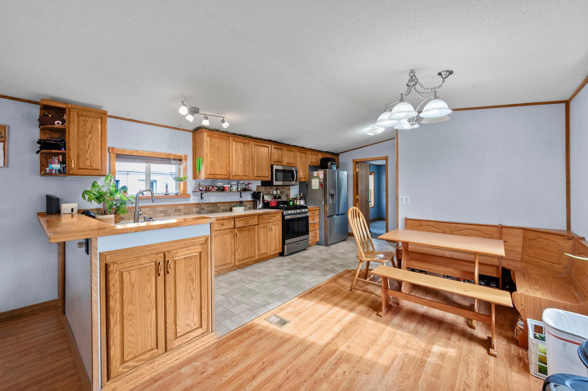 32-web-or-mls-12325 Johnson Memorial Dr-64.jpg
