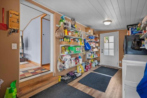 56-web-or-mls-12325 Johnson Memorial Dr-10.jpg