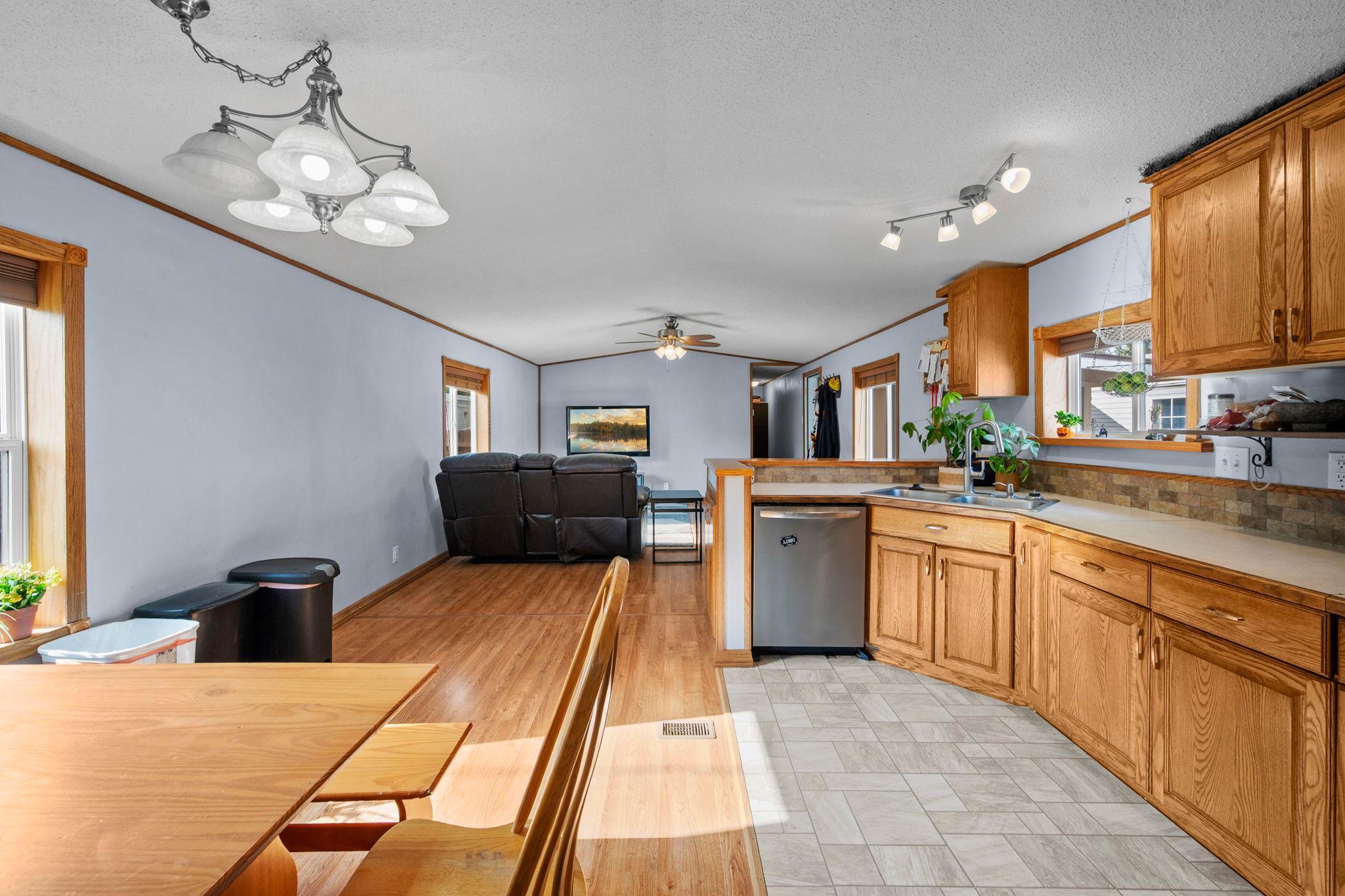 36-web-or-mls-12325 Johnson Memorial Dr-85.jpg