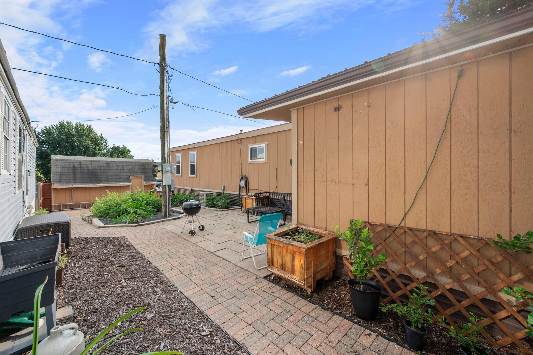 58-web-or-mls-12325 Johnson Memorial Dr-179.jpg