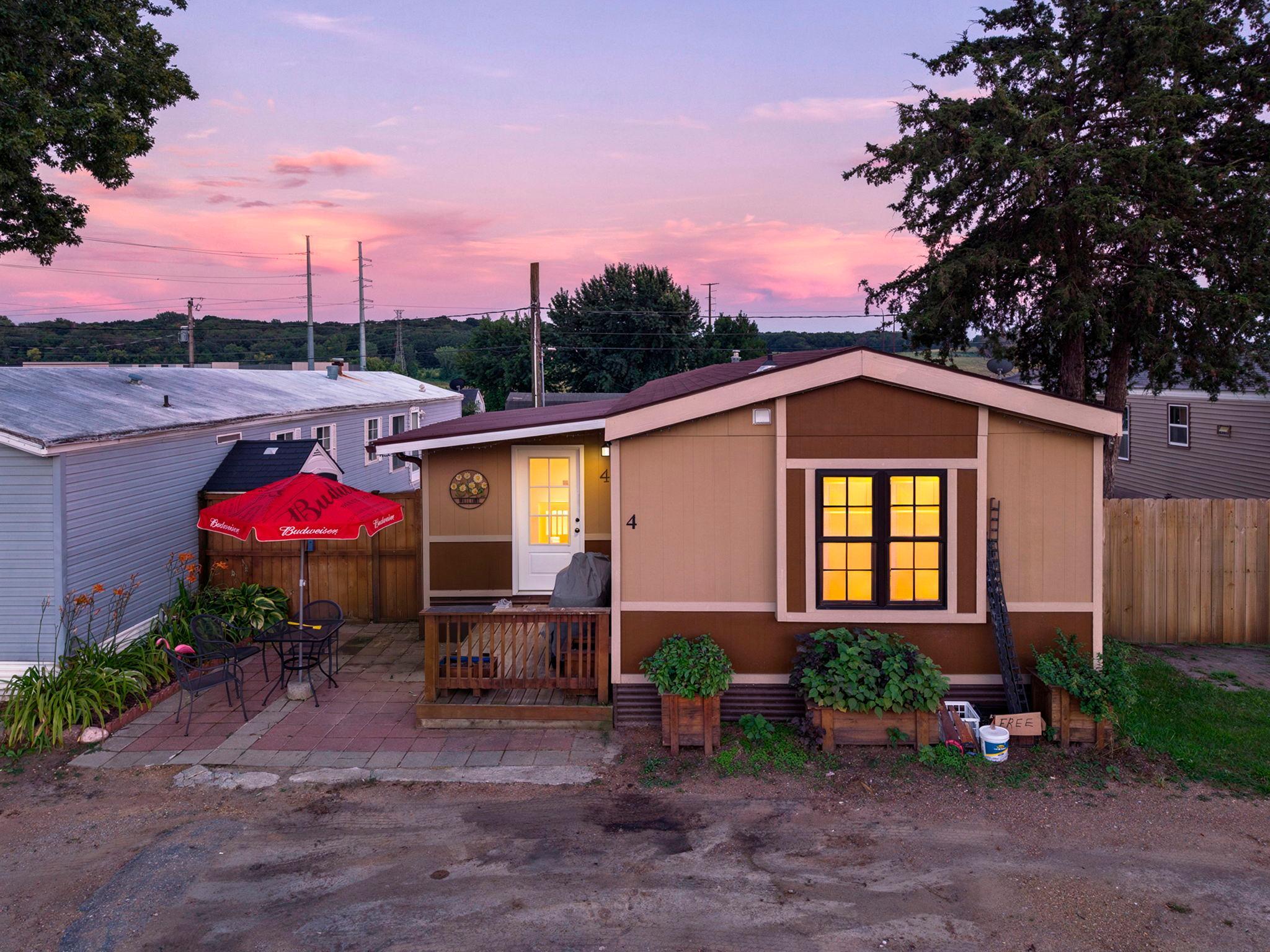 1-web-or-mls-12325 Johnson Memorial Dr-292 copy.jpg