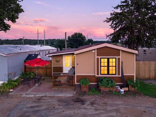 1-web-or-mls-12325 Johnson Memorial Dr-292 copy.jpg