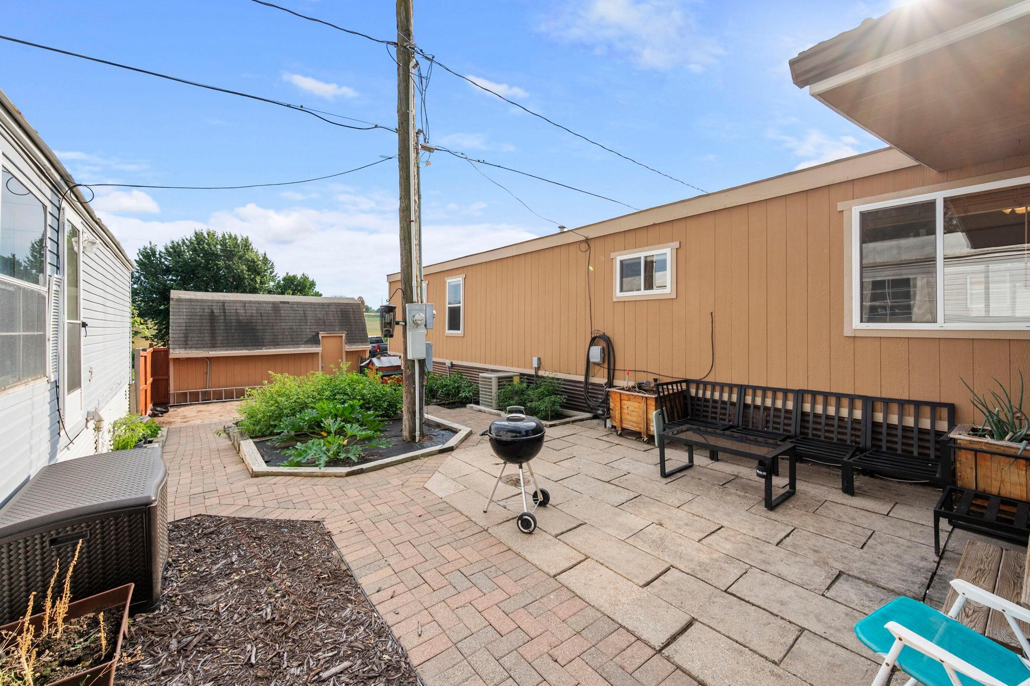 61-web-or-mls-12325 Johnson Memorial Dr-184.jpg
