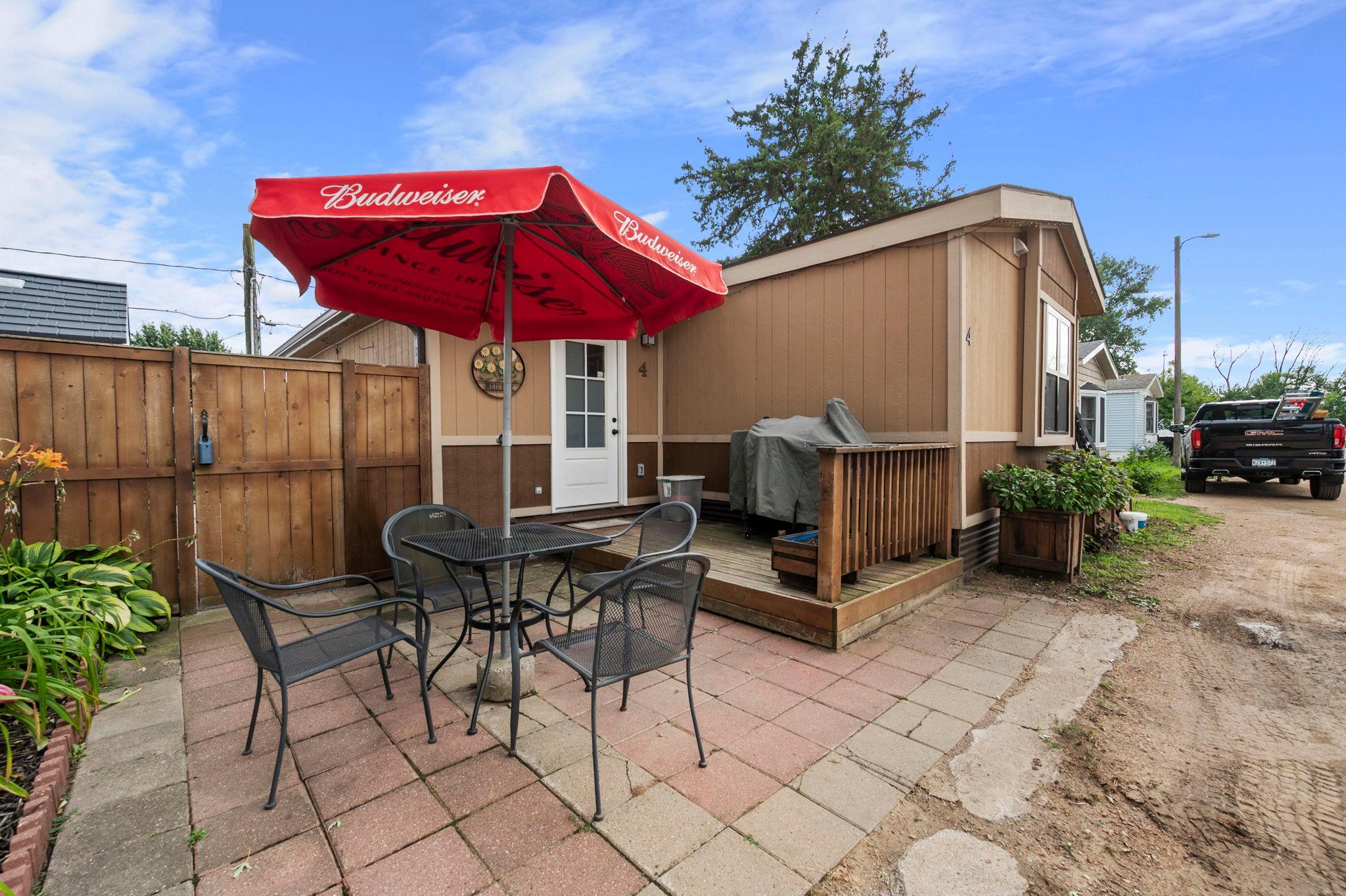 21-web-or-mls-12325 Johnson Memorial Dr-254.jpg
