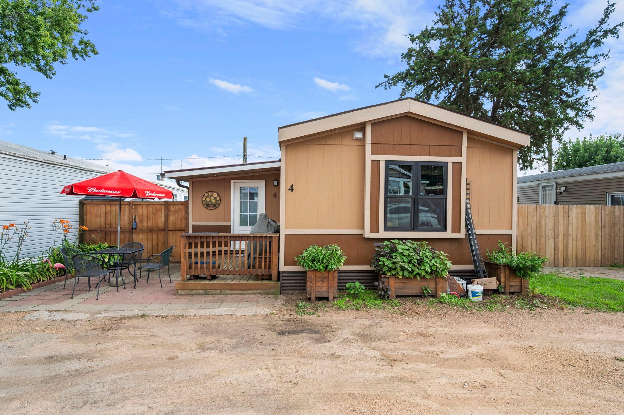 18-web-or-mls-12325 Johnson Memorial Dr-244.jpg