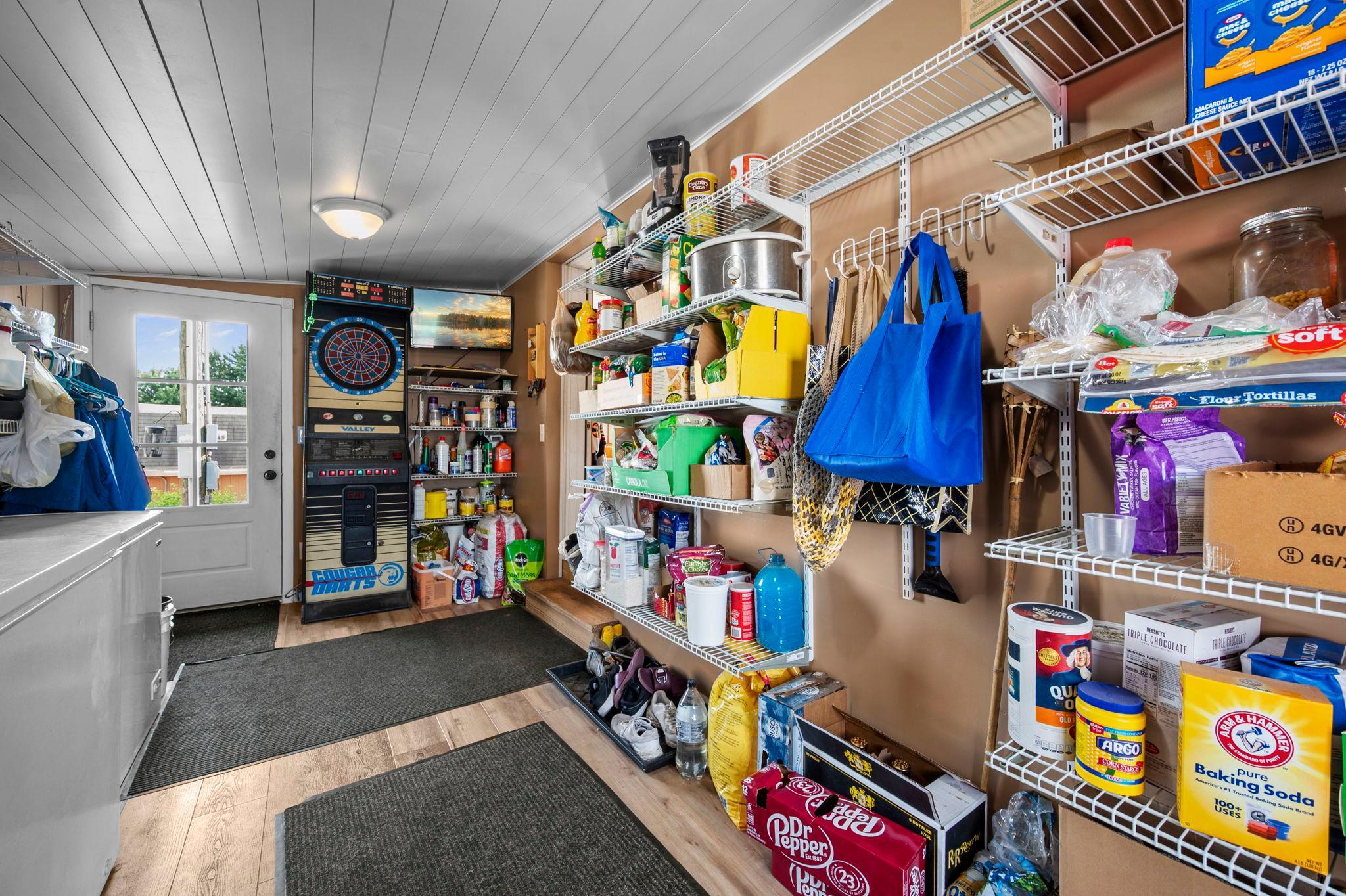 55-web-or-mls-12325 Johnson Memorial Dr-5.jpg