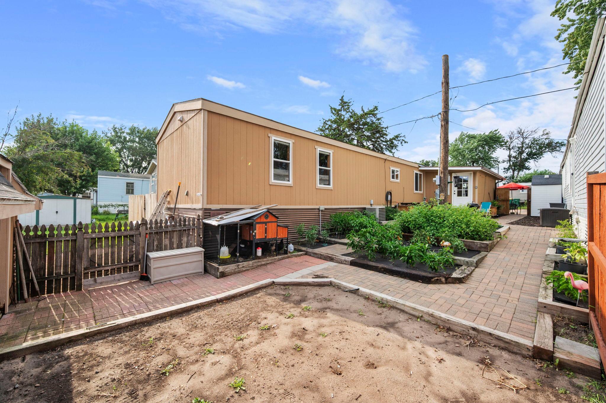 63-web-or-mls-12325 Johnson Memorial Dr-189.jpg