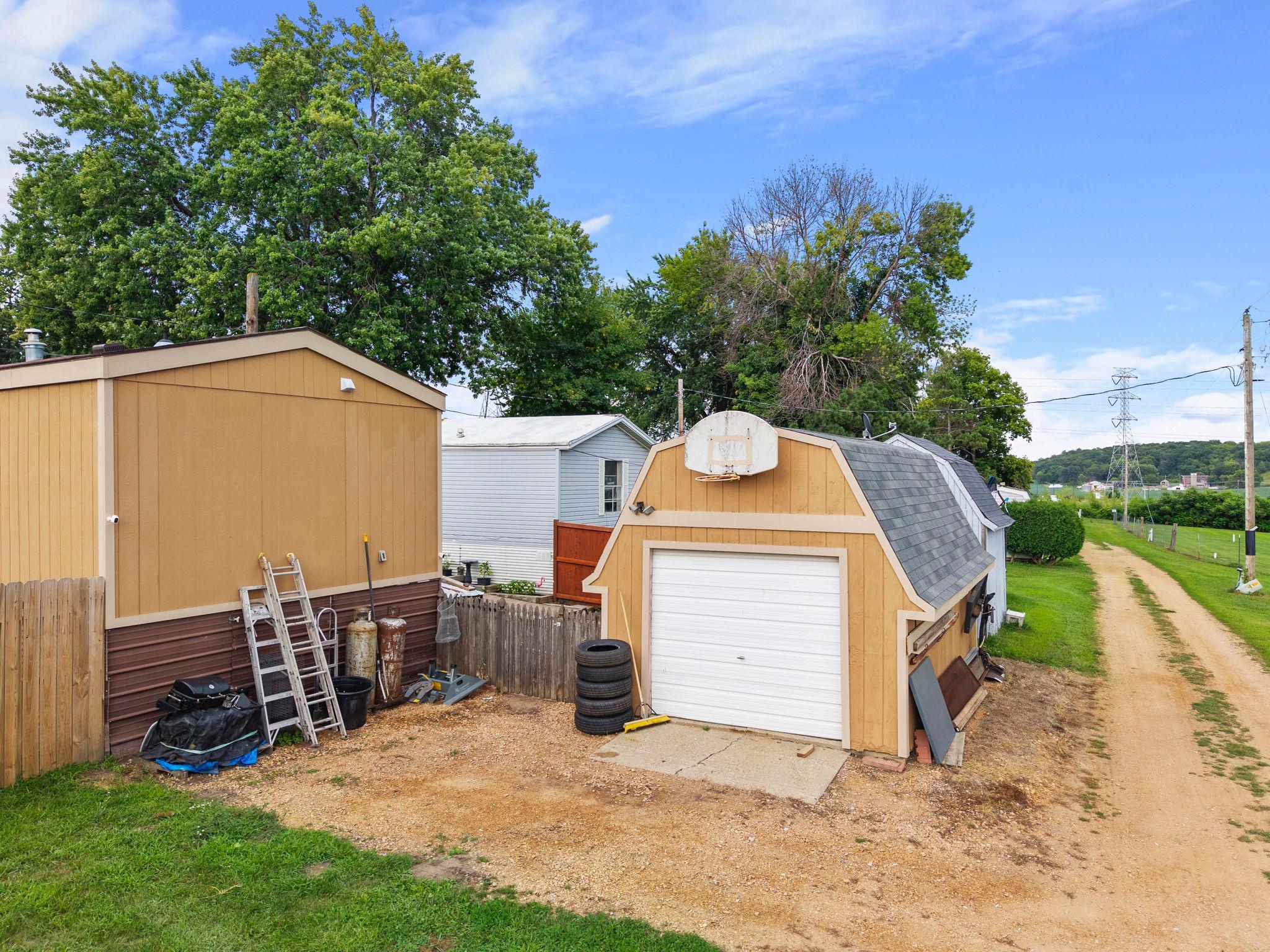 66-web-or-mls-12325 Johnson Memorial Dr-329.jpg