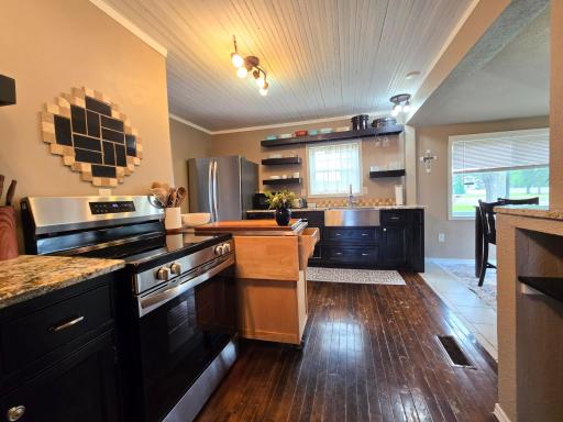 301 6th Street SW, Little Falls, MN 56345