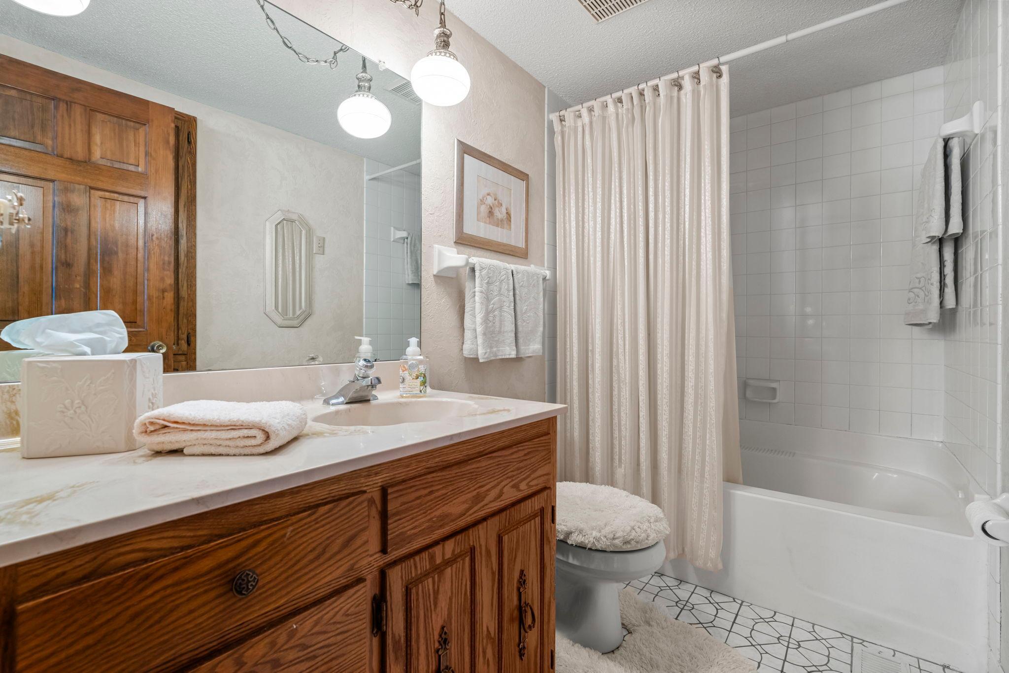 162-web-or-mls-2415 Lisbon Ave N -260.jpg