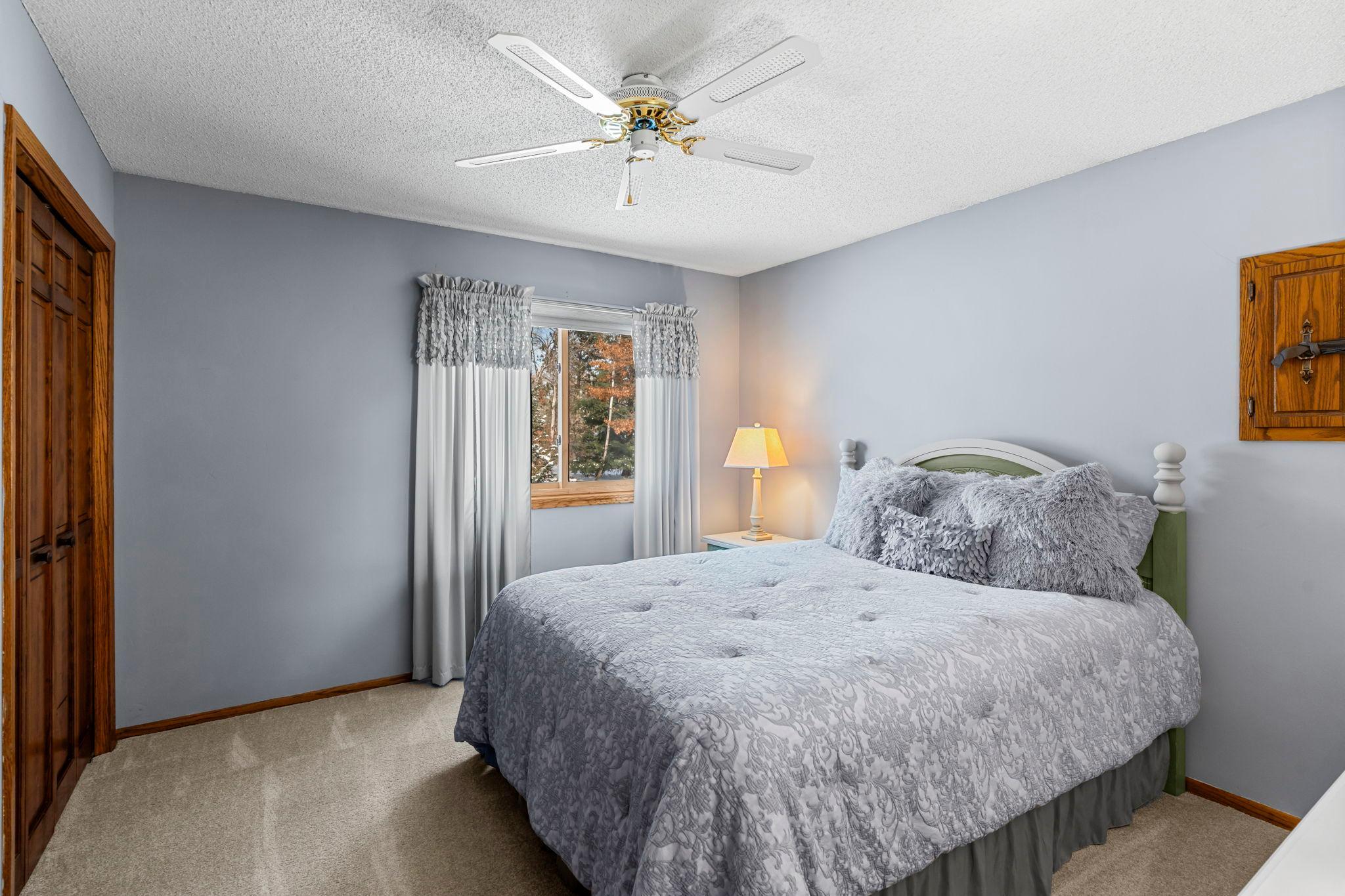 138-web-or-mls-2415 Lisbon Ave N -320.jpg