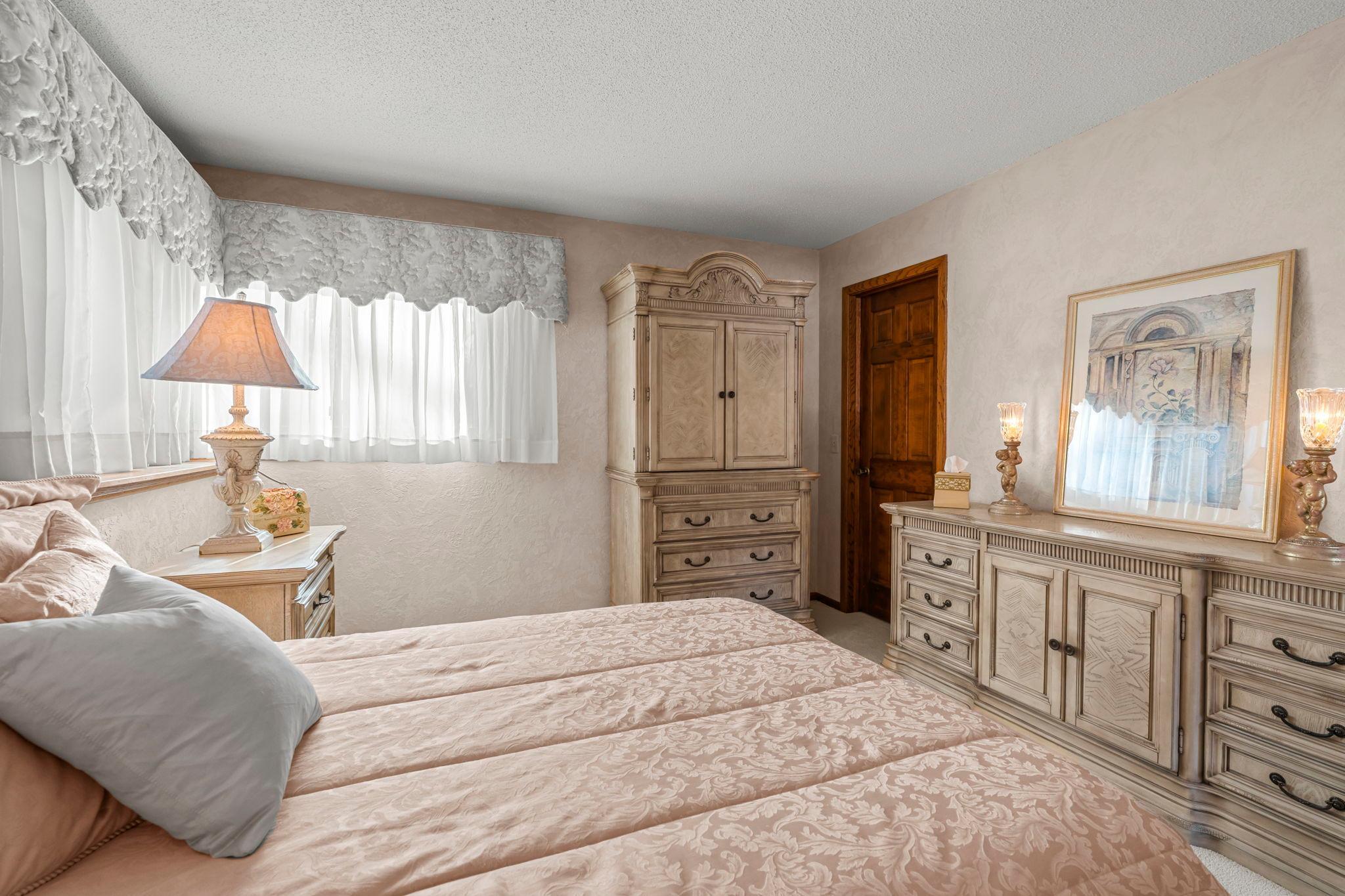 160-web-or-mls-2415 Lisbon Ave N -255.jpg