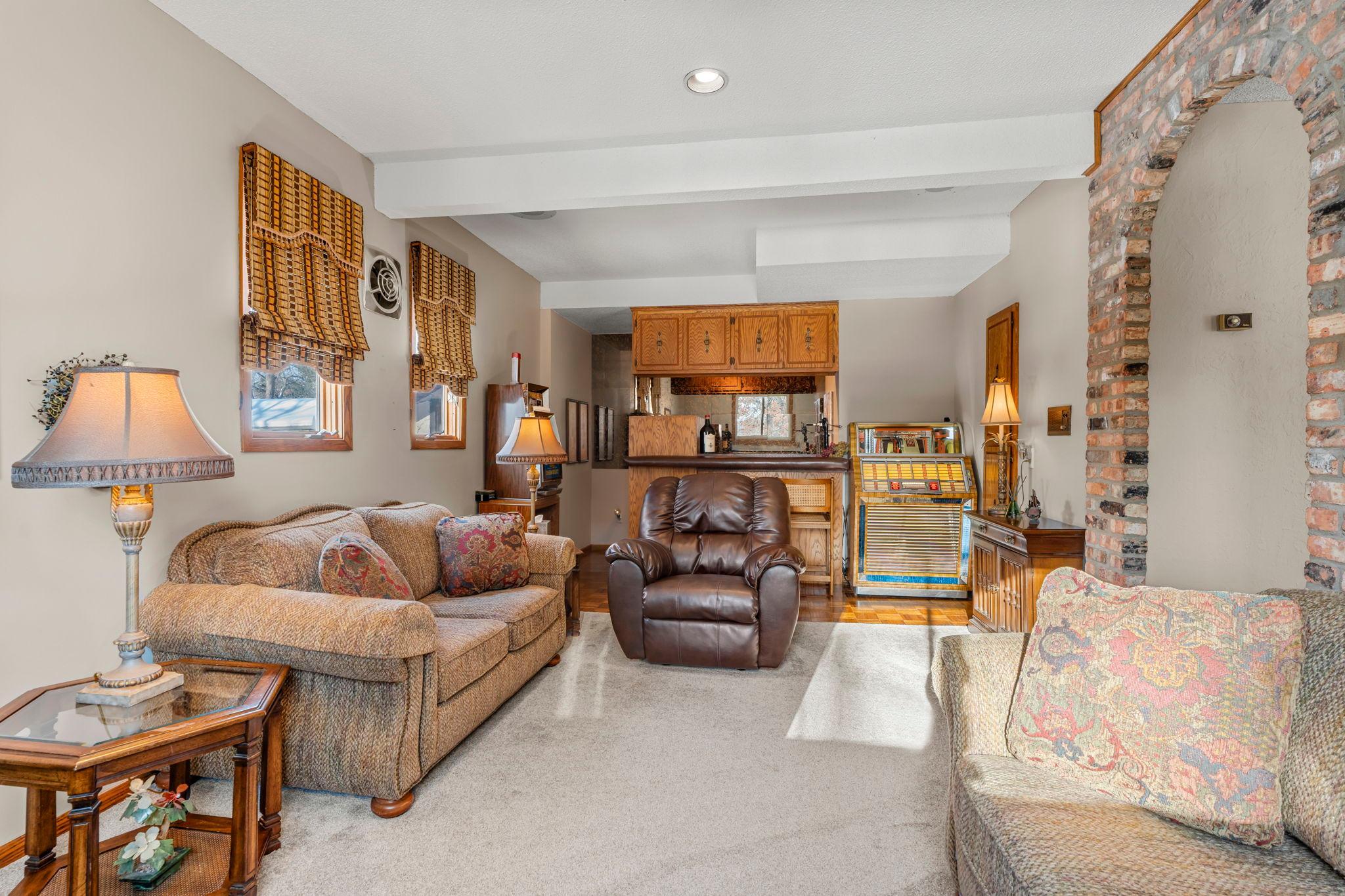 70-web-or-mls-2415 Lisbon Ave N -195.jpg