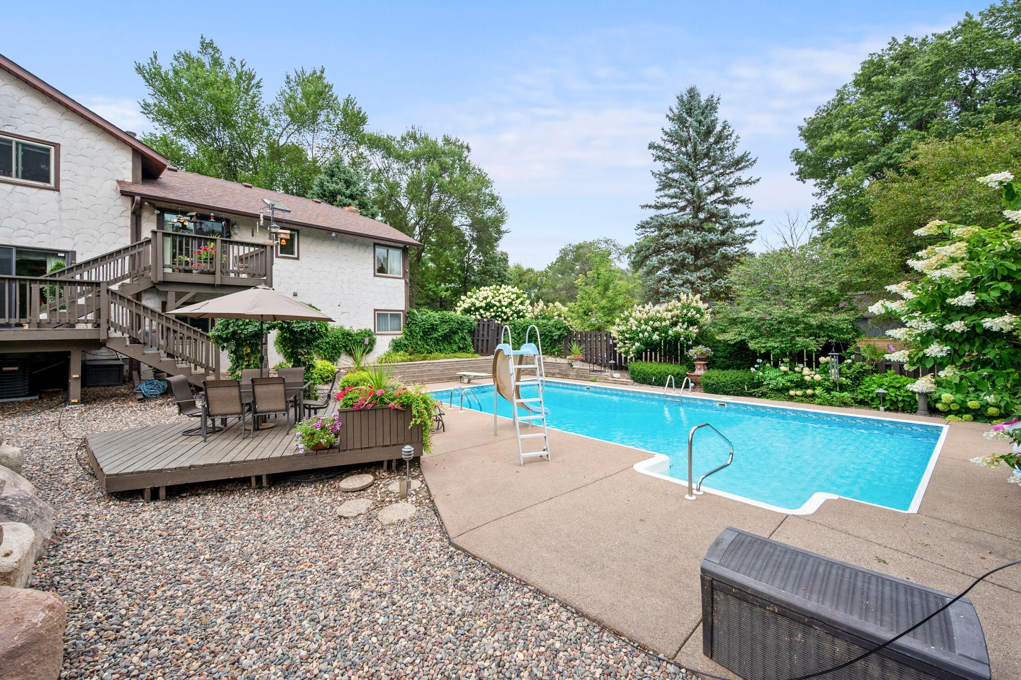 127-web-or-mls-2415 Lisbon Ave N-114.jpg