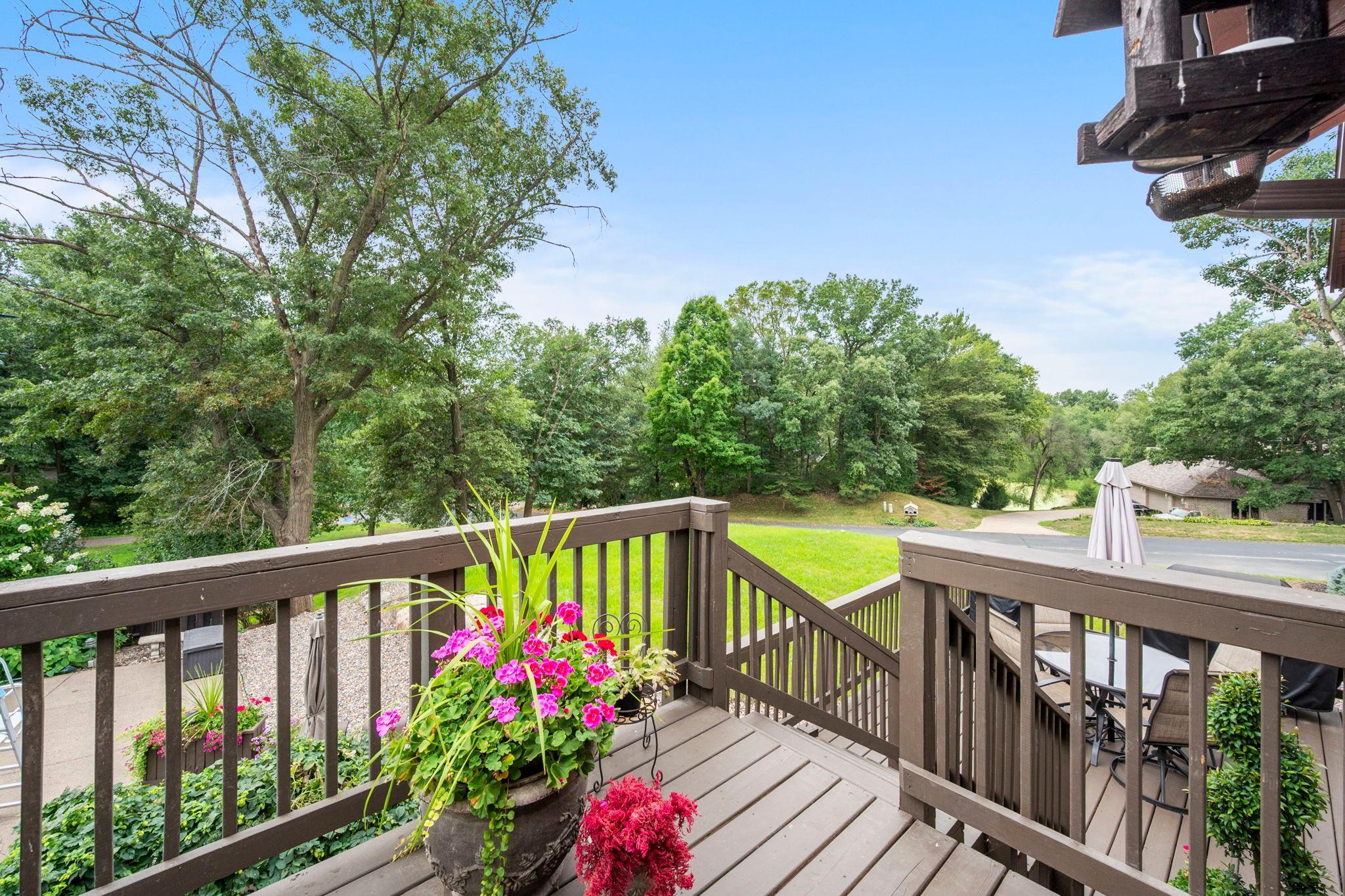 99-web-or-mls-2415 Lisbon Ave N-9.jpg