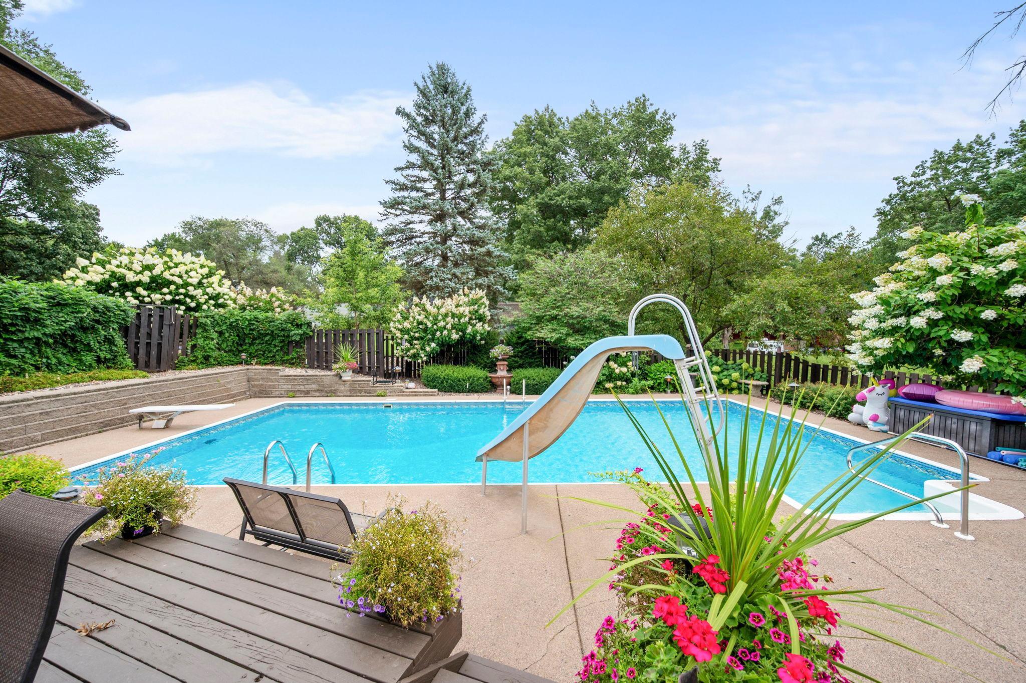 151-web-or-mls-2415 Lisbon Ave N-159.jpg