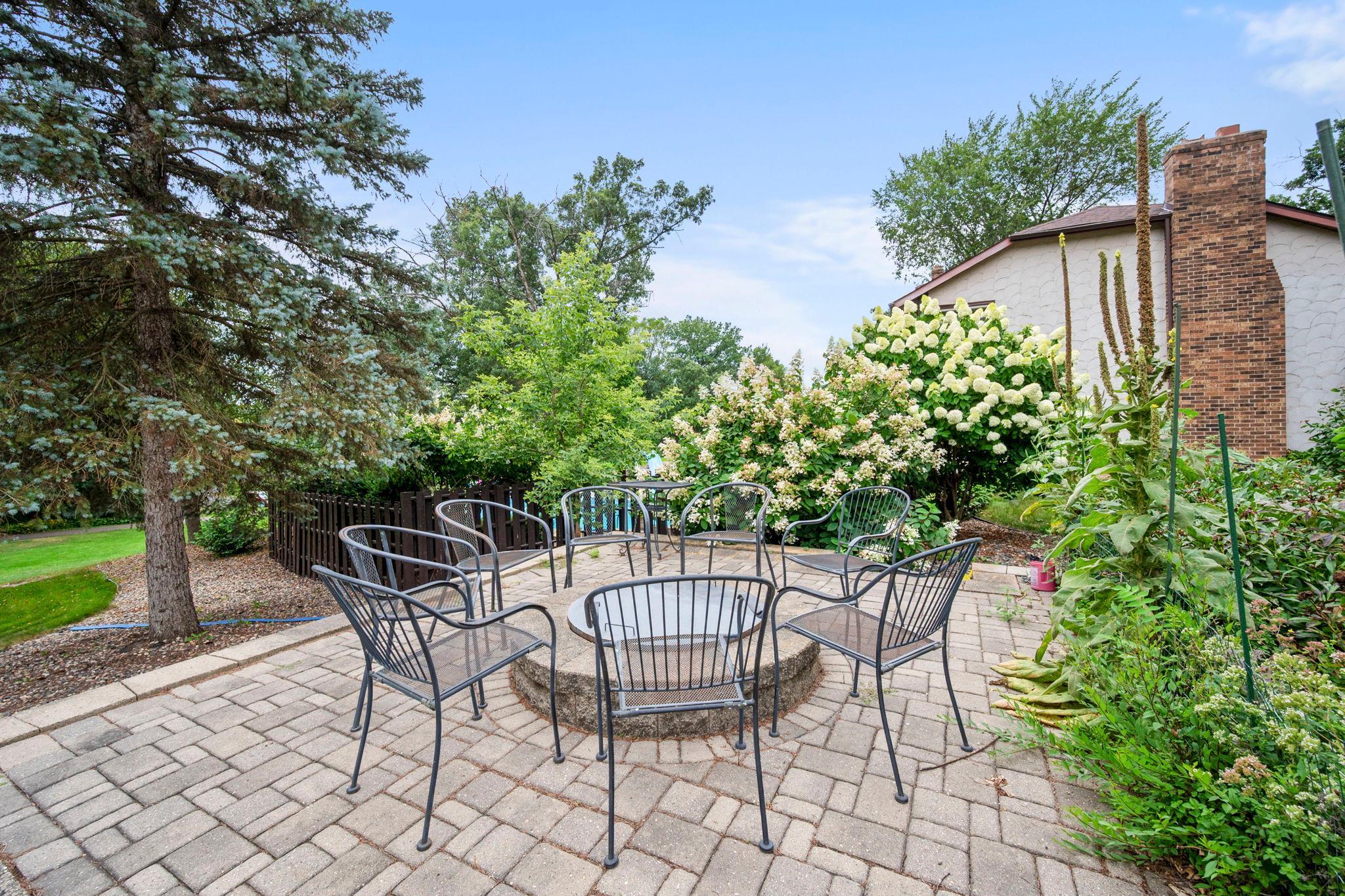 170-web-or-mls-2415 Lisbon Ave N-204.jpg